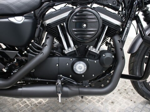 Harley-Davidson Sportster XL 883 N IRON 16 22