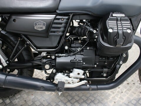 Moto Guzzi V7 V7 III STONE 15