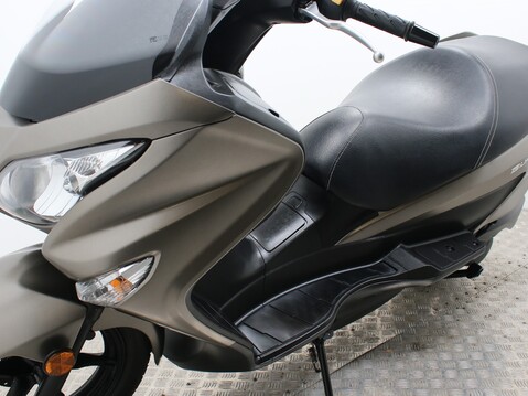 Suzuki Burgman 200 UH 200 AL7 18