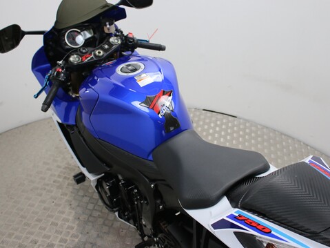 Suzuki GSXR750 GSXR 750 L6 15