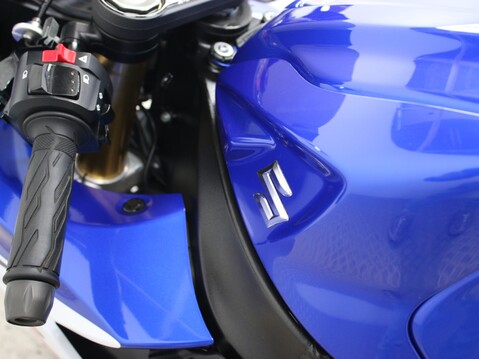 Suzuki GSXR750 GSXR 750 L6 21