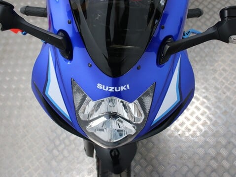 Suzuki GSXR750 GSXR 750 L6 24