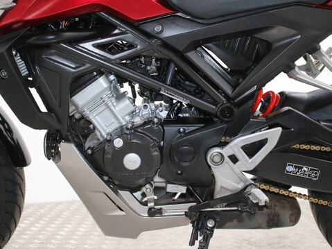 Honda CB125R CBF 125 NA-J 31