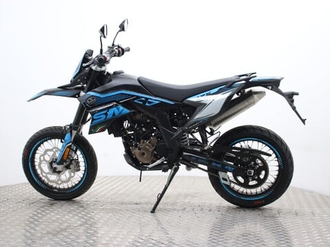 FB Mondial SMX Motard Euro 5 125cc 31