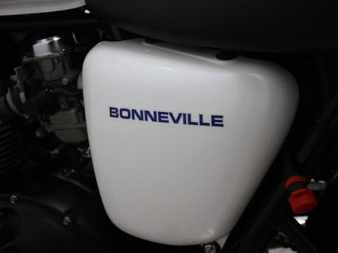 Triumph Bonneville BONNEVILLE 865 18