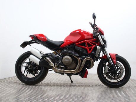 Ducati Monster 1200 M1200