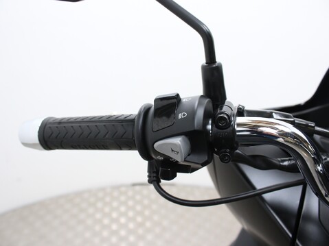 Honda PCX125 WW 125 A-PED 23 27