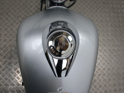 Yamaha YBR125 Custom YBR 125 CUSTOM 27