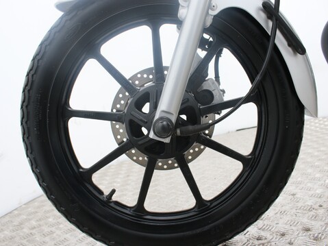 Yamaha YBR125 Custom YBR 125 CUSTOM 28