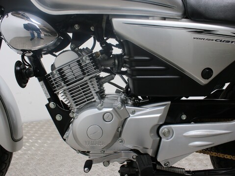 Yamaha YBR125 Custom YBR 125 CUSTOM 29