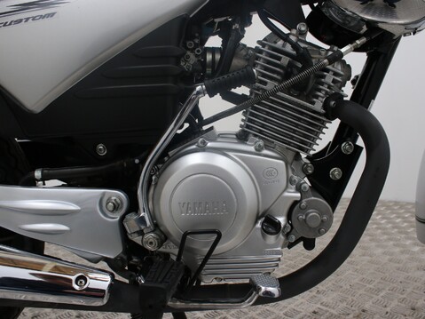 Yamaha YBR125 Custom YBR 125 CUSTOM 33