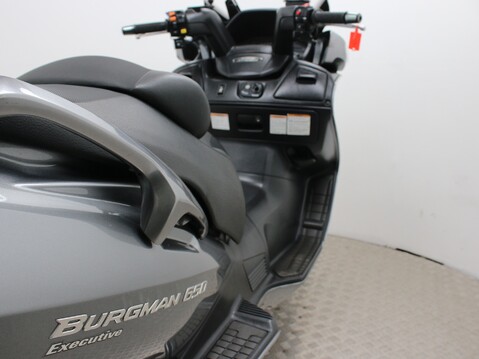 Suzuki Burgman 650 AN 650 /* 17