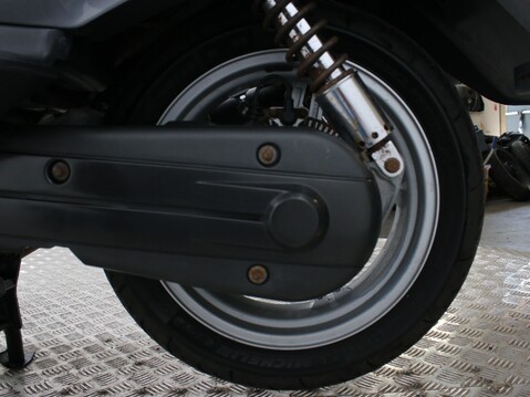 Suzuki Burgman 650 AN 650 /* 24