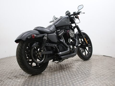 Harley-Davidson Sportster XL883N 8