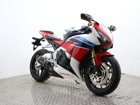 Honda CBR1000RR Fireblade CBR1000RRACE 2