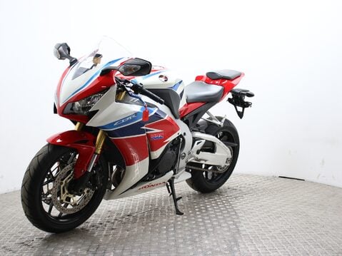 Honda CBR1000RR Fireblade CBR1000RRACE 5