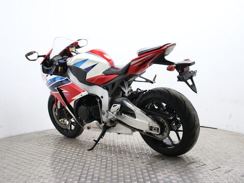 Honda CBR1000RR Fireblade CBR1000RRACE 8
