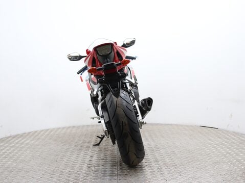 Honda CBR1000RR Fireblade CBR1000RRACE 9