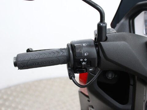 Yamaha Nmax 125 GPD125-A ABS 24