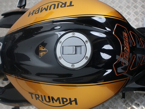 Triumph Street Triple STREET TRIPLE ABS - GOLD SPECIAL EDITION 17