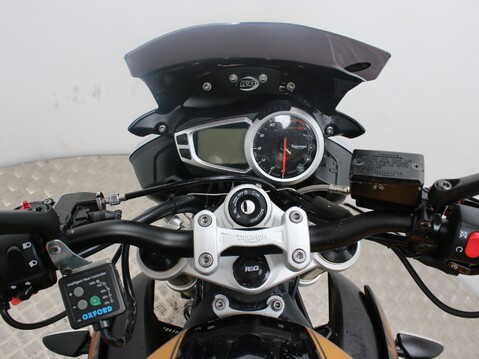 Triumph Street Triple STREET TRIPLE ABS - GOLD SPECIAL EDITION 14