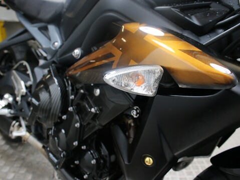 Triumph Street Triple STREET TRIPLE ABS - GOLD SPECIAL EDITION 28