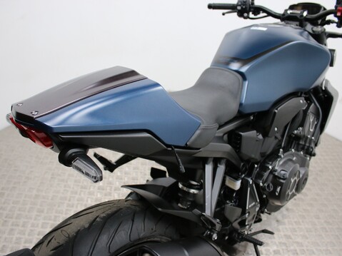 Honda CB CB1000R 22