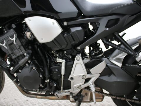 Honda CB1000R CB1000R 22