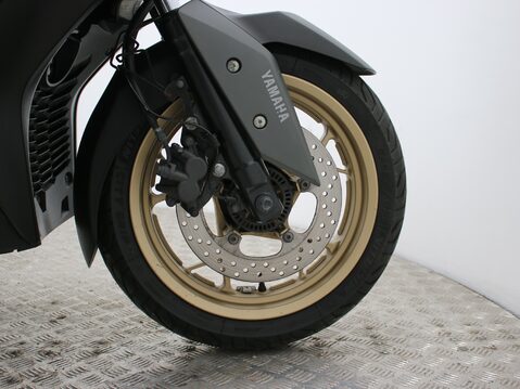 Yamaha Xmax X-MAX TECH MAX 300 CZD300-A SP 17