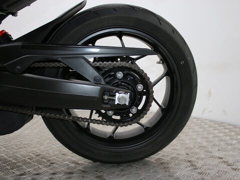Honda CBR650R CBR 33