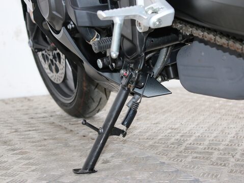 Honda CBR650R CBR 23