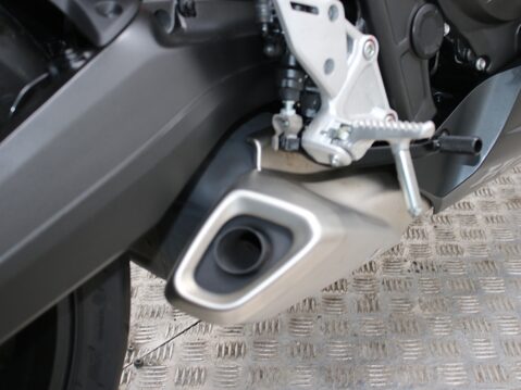 Honda CBR650R CBR 25