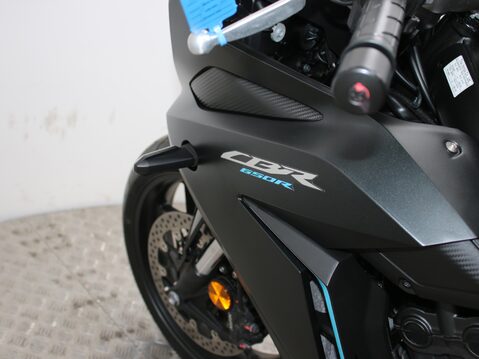 Honda CBR650R CBR 33