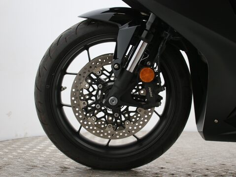 Honda CBR650R CBR 26