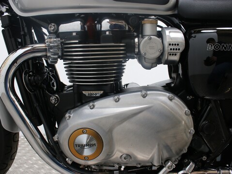 Triumph Bonneville BONNEVILLE T120 28