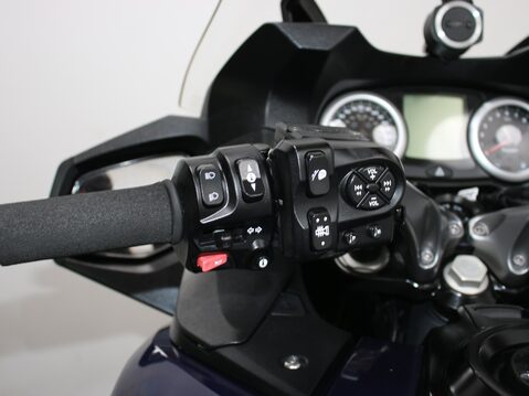 Triumph Trophy TROPHY SE 26