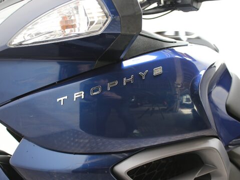 Triumph Trophy TROPHY SE 27