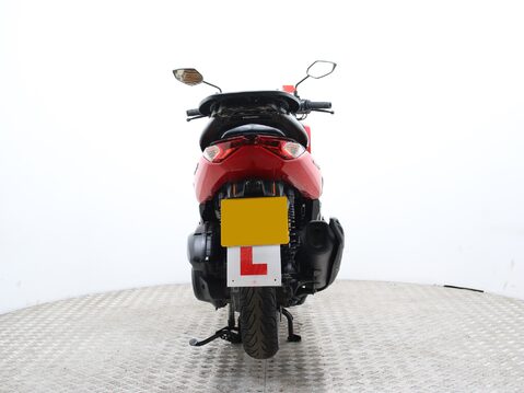 Yamaha Nmax 125 GPD125-A ABS 11
