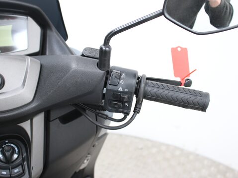 Yamaha Nmax 125 GPD125-A ABS 17