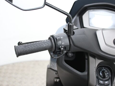 Yamaha Nmax 125 GPD125-A ABS 23