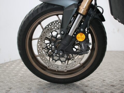Honda CB650R CB 650 RA-K 25