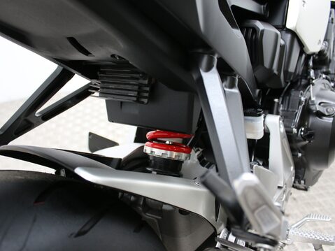Honda CB1000R CB 1000 R PLUS 29