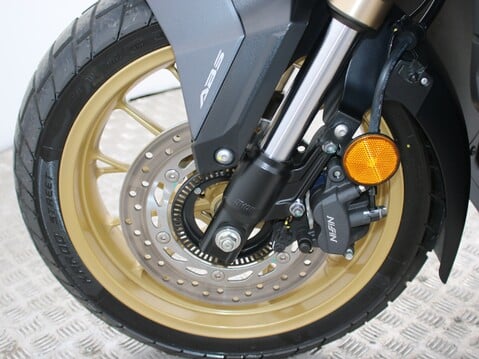 Honda ADV 350 ADV 350 AP3ED A-P 23 25