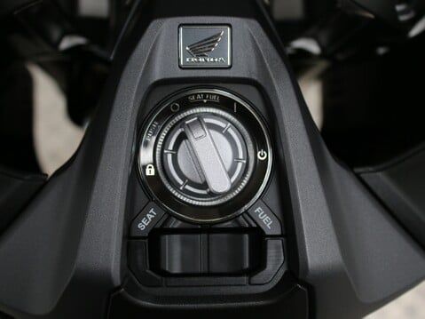 Honda ADV 350 ADV 350 AP3ED A-P 23 27