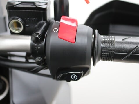 Honda ADV 350 ADV 350 AP3ED A-P 23 29