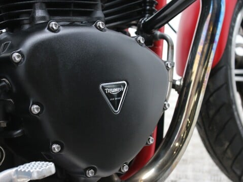 Triumph Bonneville 865 BONNEVILLE 865 SE 21