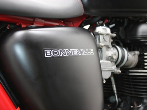Triumph Bonneville 865 BONNEVILLE 865 SE 23