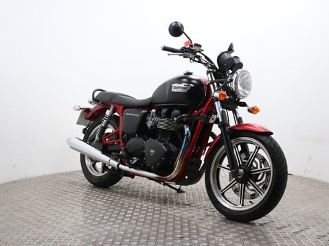 Triumph Bonneville 865 BONNEVILLE 865 SE 3
