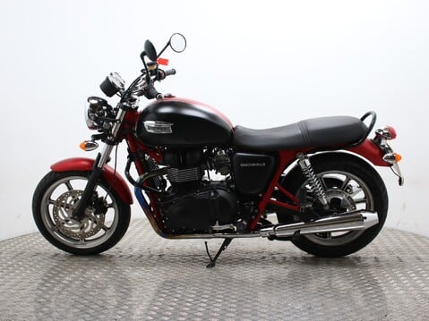 Triumph Bonneville 865 BONNEVILLE 865 SE 8