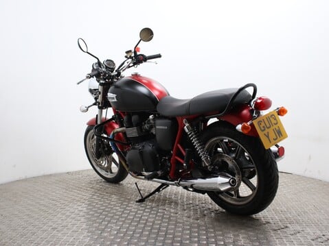 Triumph Bonneville 865 BONNEVILLE 865 SE 9